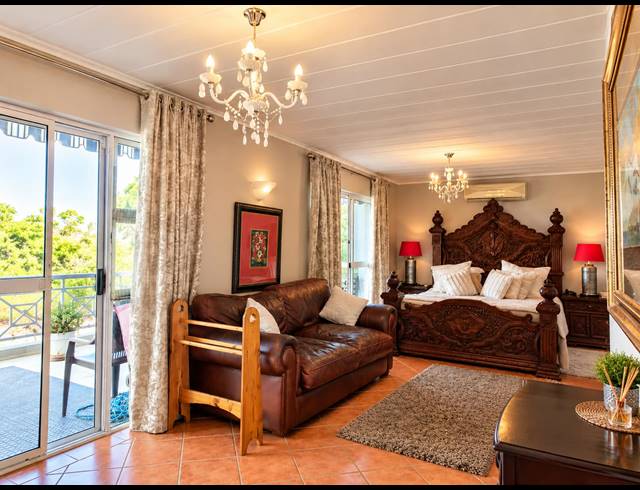 4 BEDROOM SECTIONAL TITLE TO LET IN CARIBBEAN BEACH
